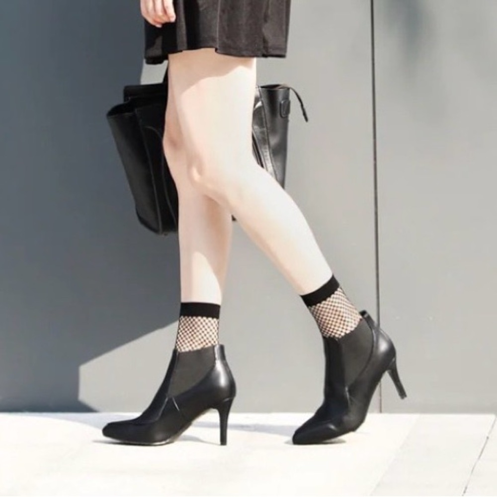 Black Stiletto Heel Pointed Toe Chelsea Booties